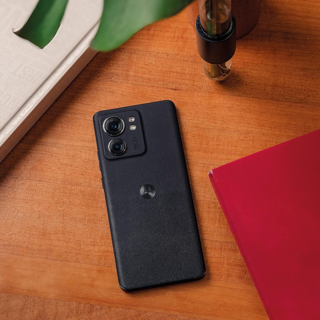 Motorola Edge 40 (Borderless 6.55 pOLED 144 Hz display, 50MP camera, 68W TurboPower charging, Dolby Atmos® audio, Android 13, 8/128 or 8/256GB, MediaTek Dimensity 8020, dual SIM), Jet Black